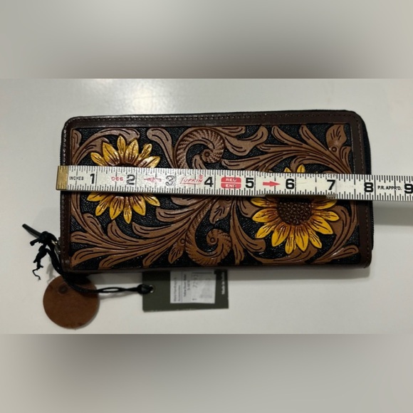 NWT Tote Purse and NWT Wallet - Picture 13 of 13